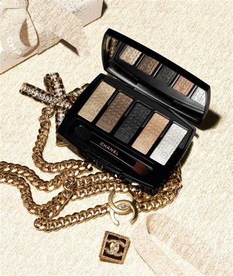 Festive beauty with the CHANEL holiday makeup collection